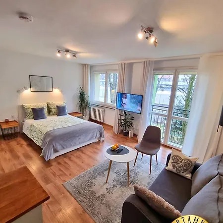 Spoldzielcza Free Parking شقة